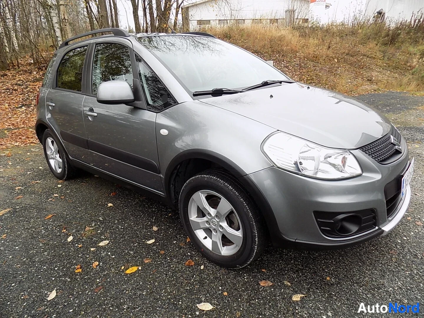 Harmaa Suzuki SX4 2010, etuviisto, keula oikealle, kuva 3