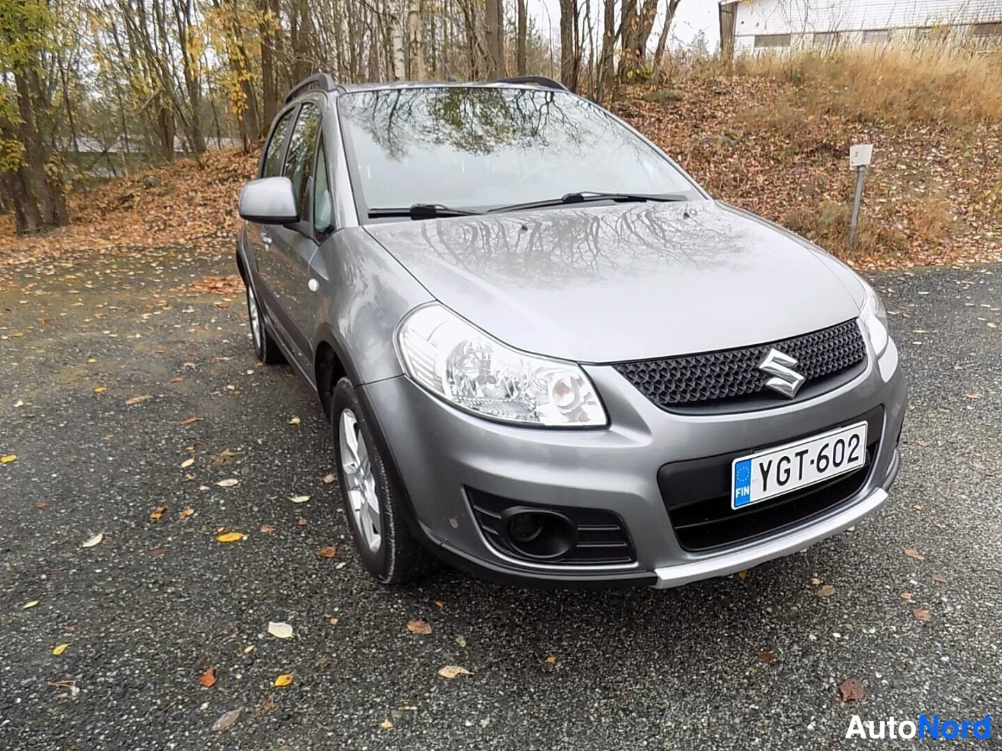Harmaa Suzuki SX4 2010, etuviisto, keula oikealle, kuva 4