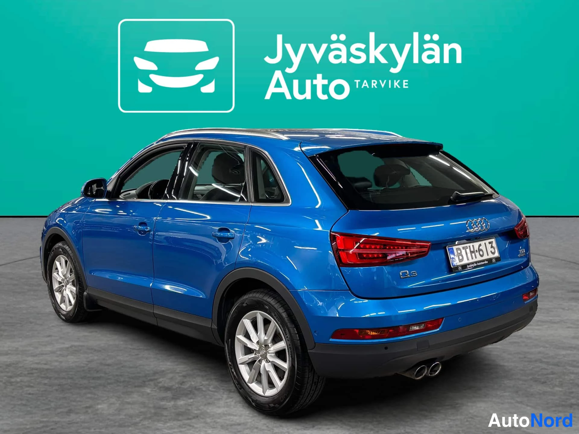 Sininen Audi Q3 2015, takaviisto, kuva 6