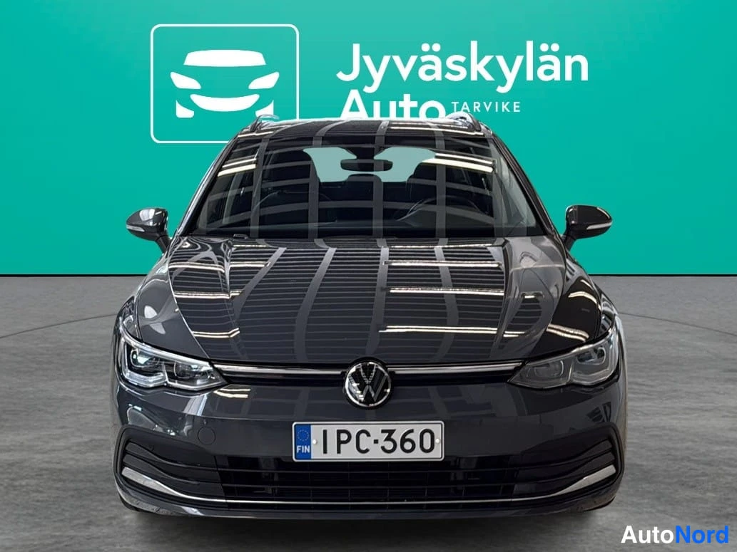 Harmaa Volkswagen Golf 2021, edestä, kuva 3