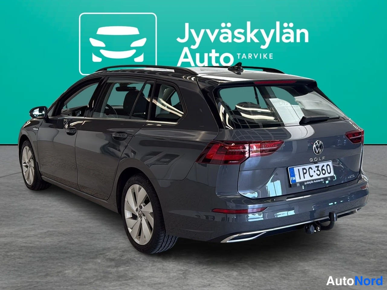 Harmaa Volkswagen Golf 2021, takaviisto, kuva 5