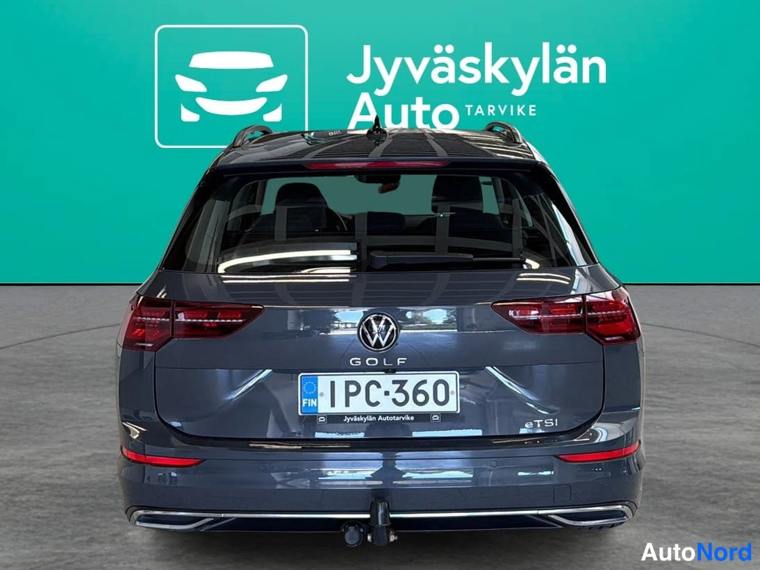 Harmaa Volkswagen Golf 2021, takaa, kuva 6