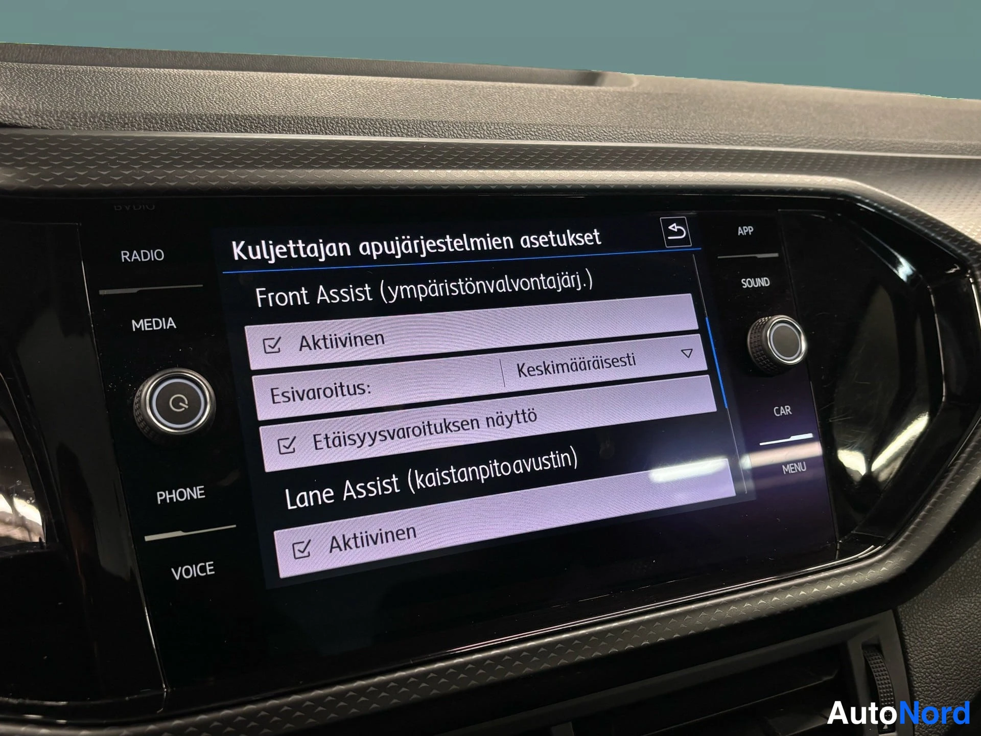 Valkoinen Volkswagen T-Cross 2021, yksityiskohta, kuva 16