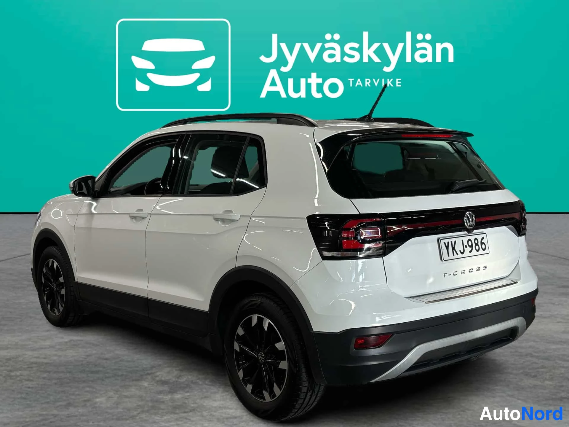 Valkoinen Volkswagen T-Cross 2021, takaviisto, kuva 3