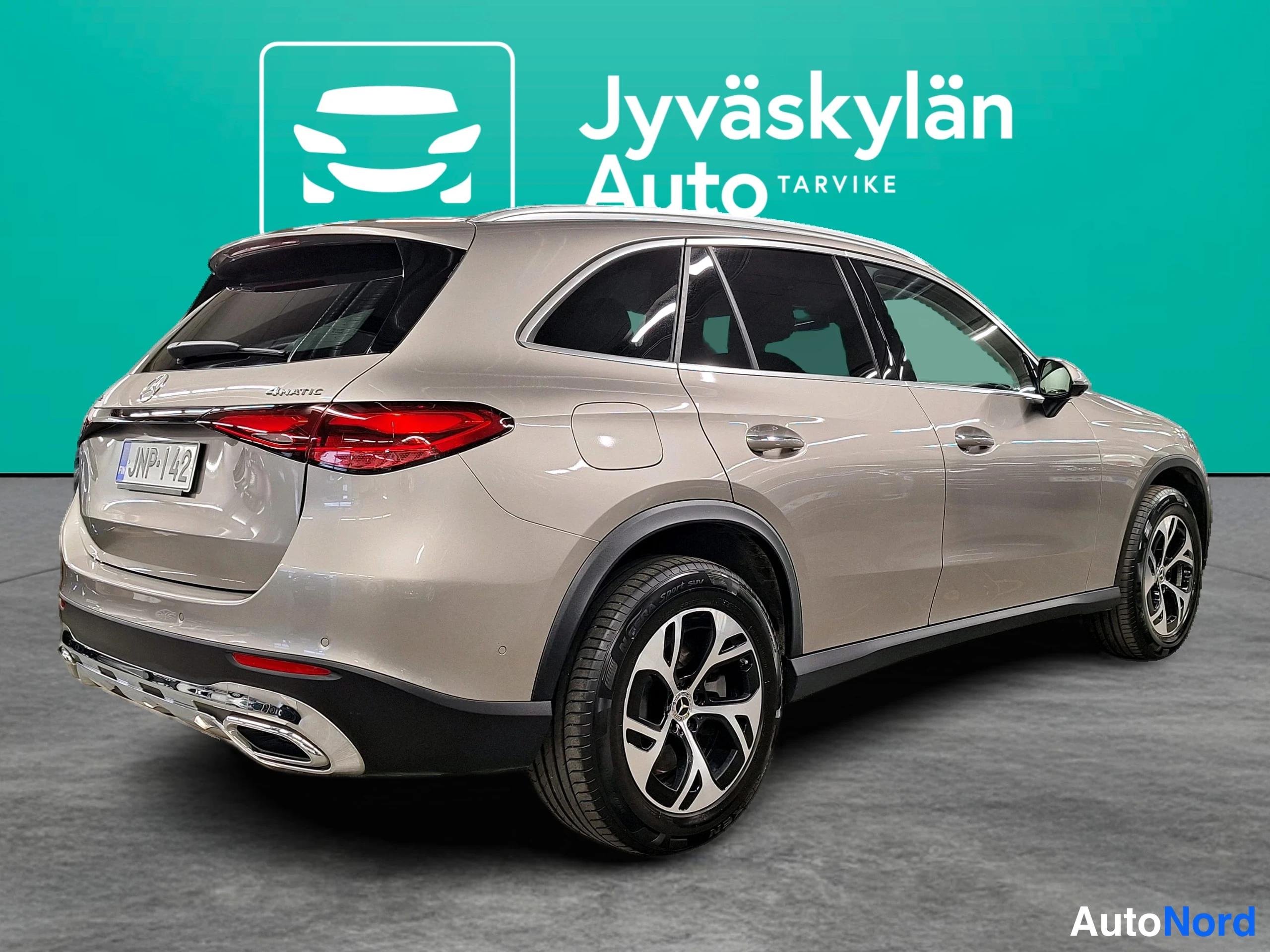 Harmaa Mercedes-Benz GLC 2024, takaviisto, kuva 14