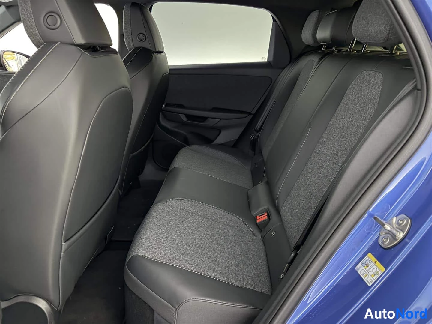Sininen Volkswagen Polo 2026, takaistuimet, kuva 22