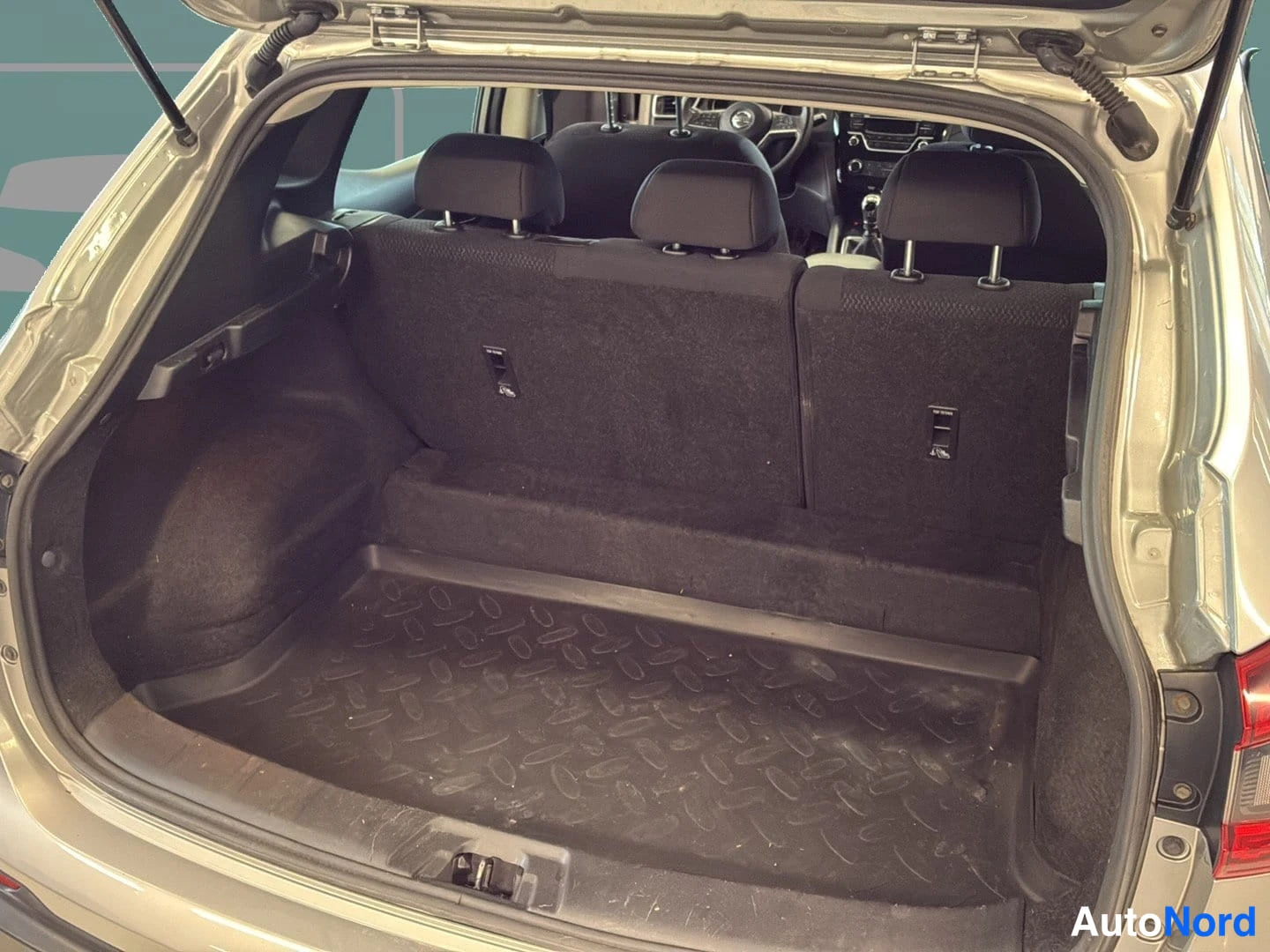 Hopea Nissan Qashqai 2019, tavaratila, kuva 9