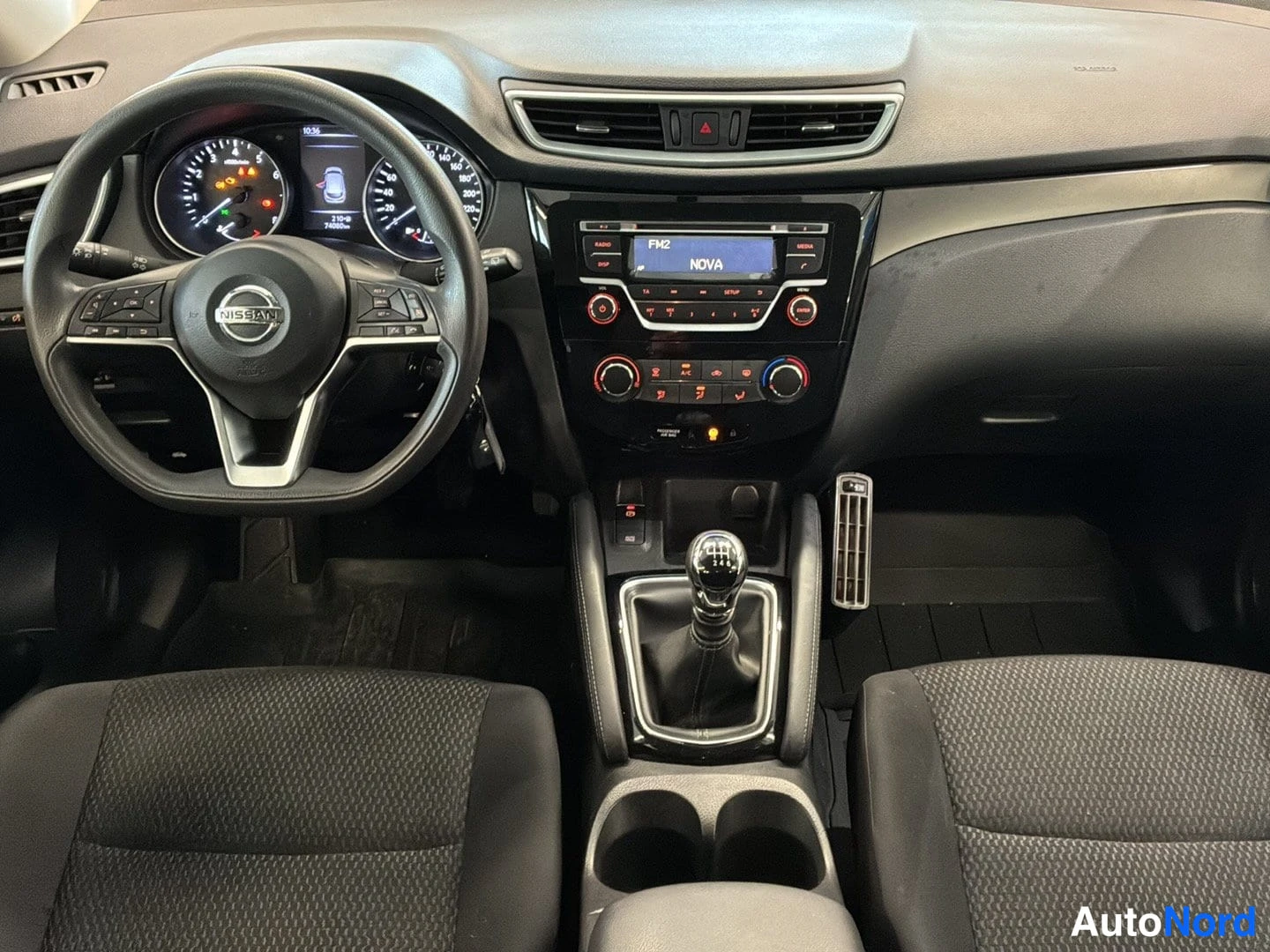 Hopea Nissan Qashqai 2019, ohjaamo, kuva 6