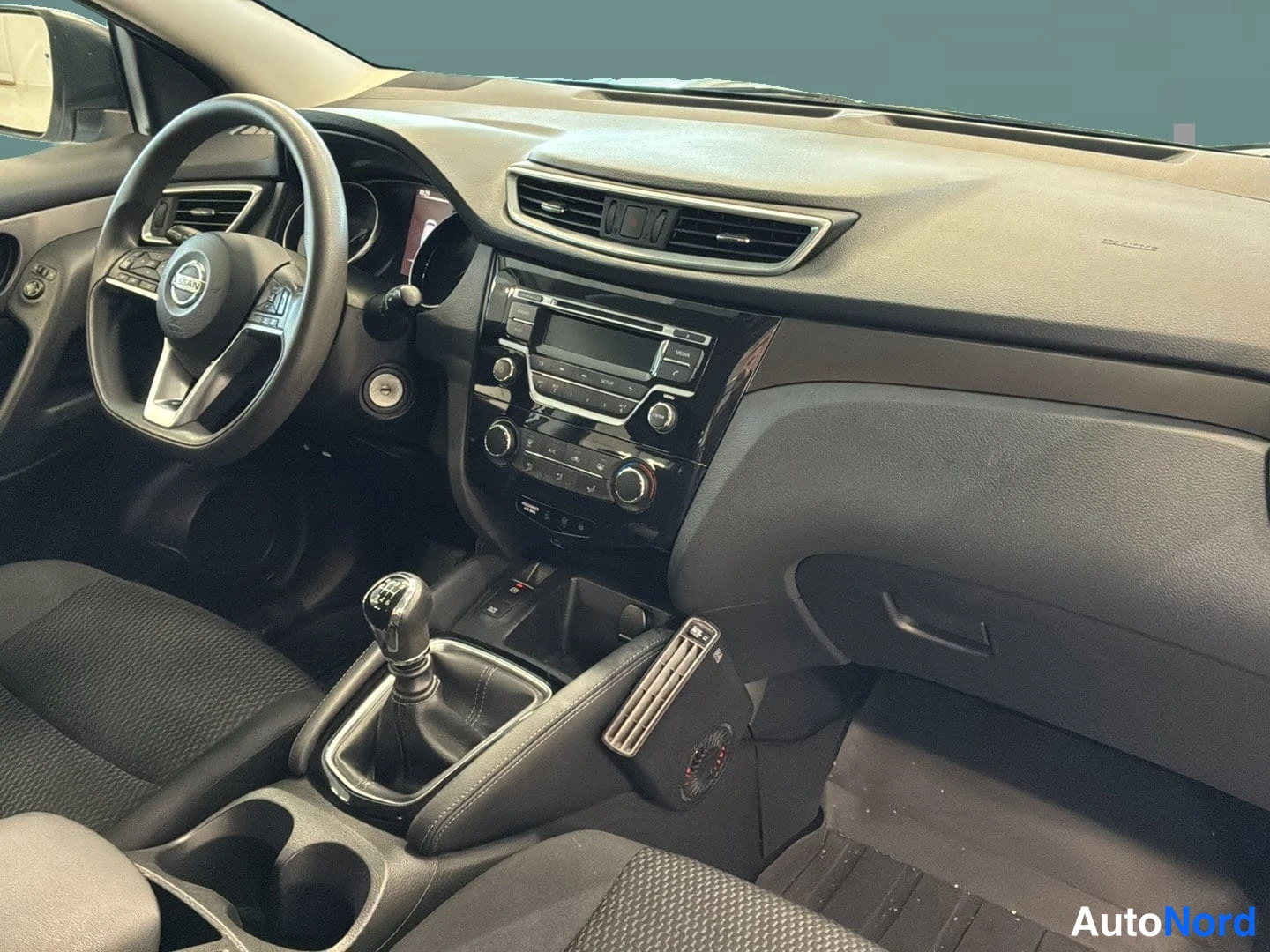 Hopea Nissan Qashqai 2019, ohjaamo, kuva 7