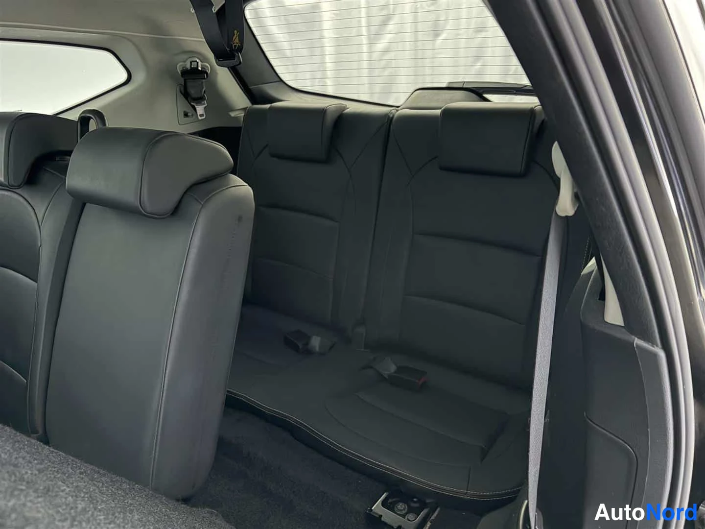 Musta Nissan Qashqai+2 2010, takaistuimet, kuva 21