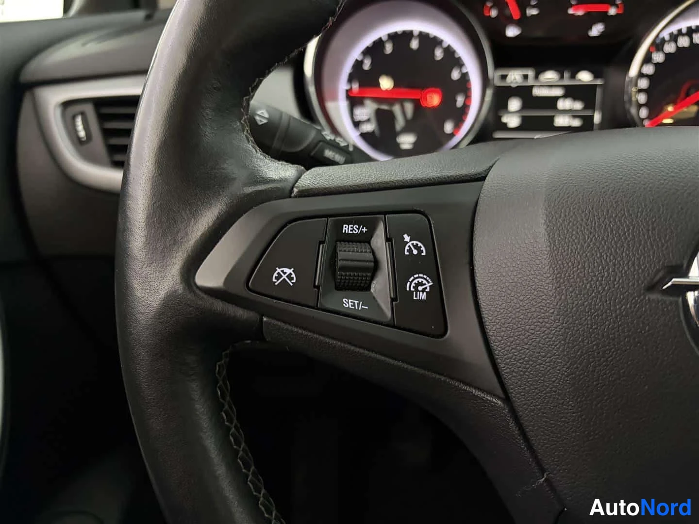 Hopea Opel Astra 2020, yksityiskohta, kuva 26