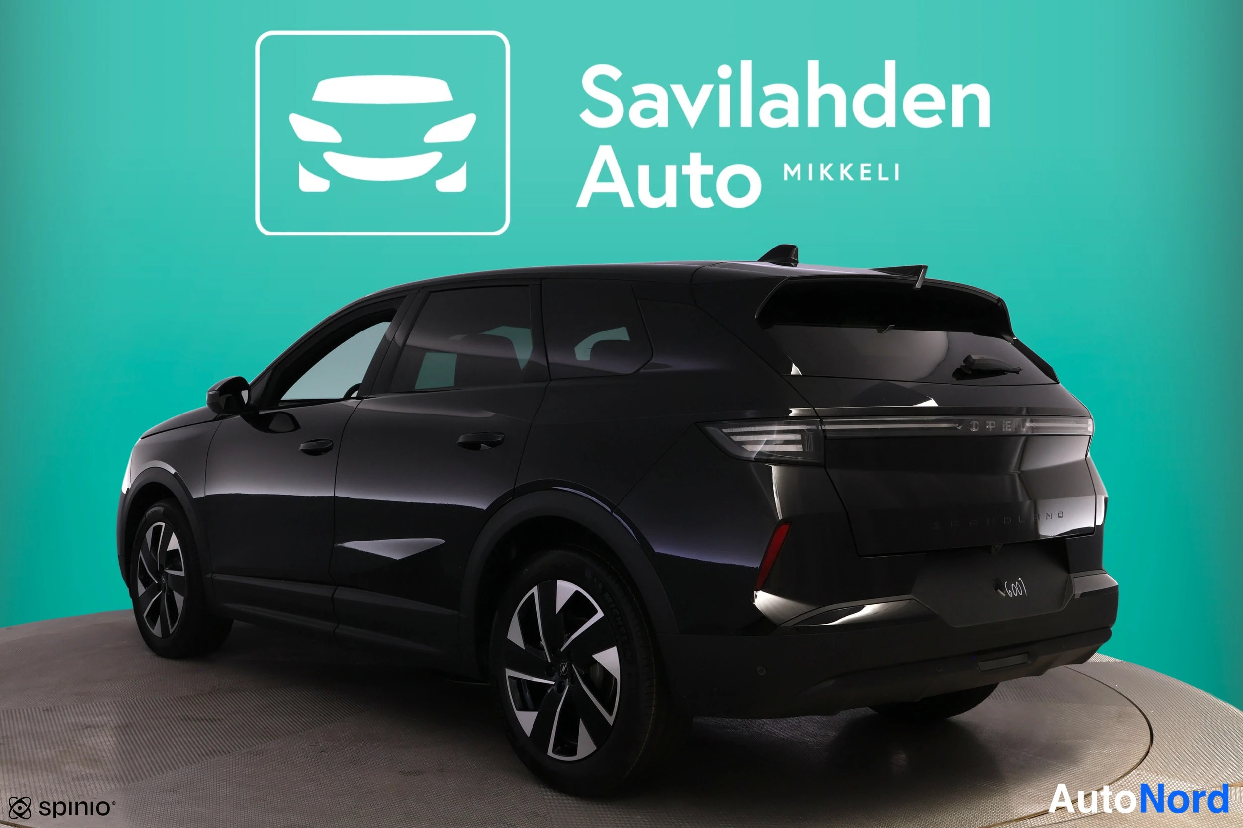 Musta Opel Grandland 2026, takaviisto, kuva 7