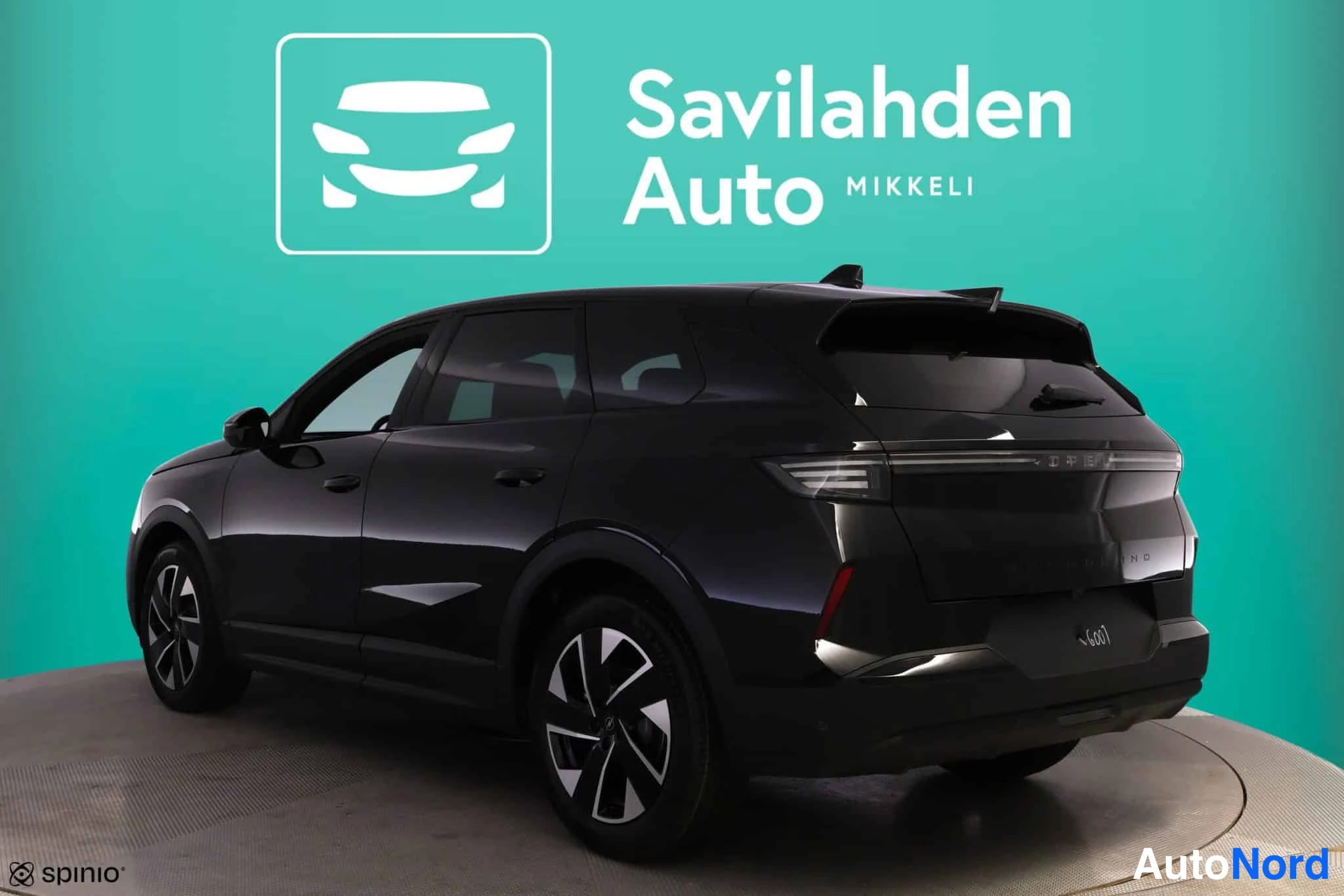 Musta Opel Grandland 2026, takaviisto, kuva 8