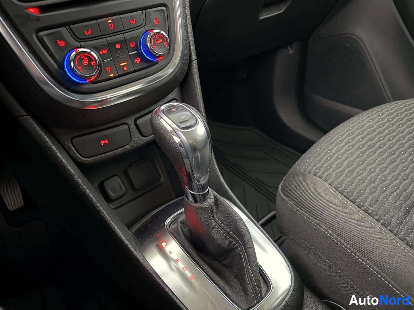 Sininen Opel Mokka 2016, yksityiskohta, kuva 26