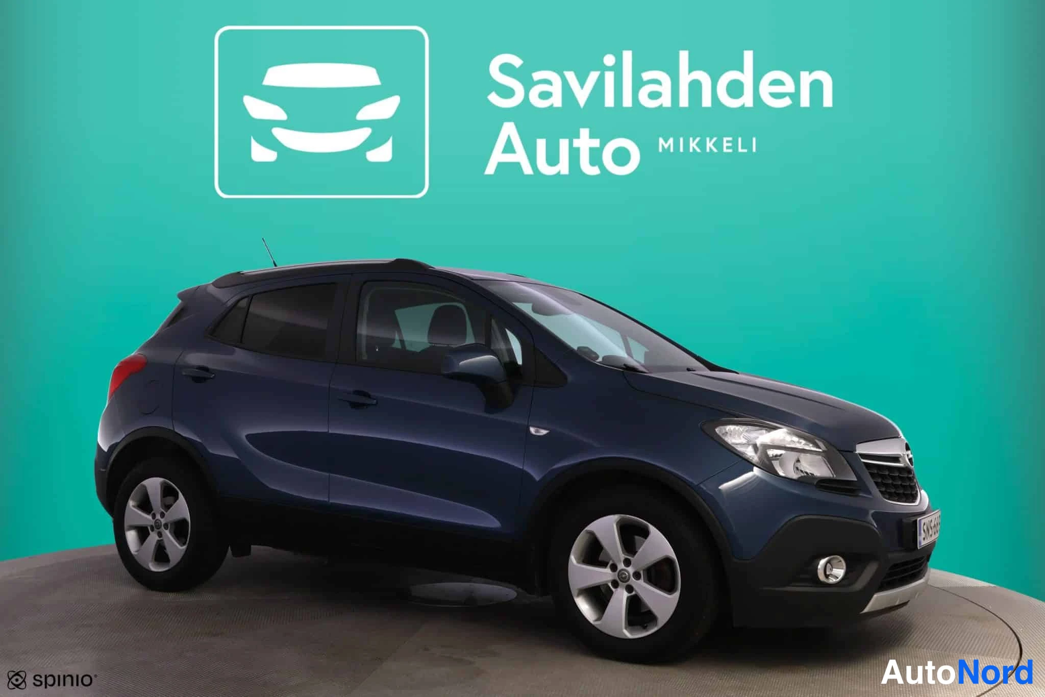 Sininen Opel Mokka 2016, etuviisto, keula oikealle, kuva 3