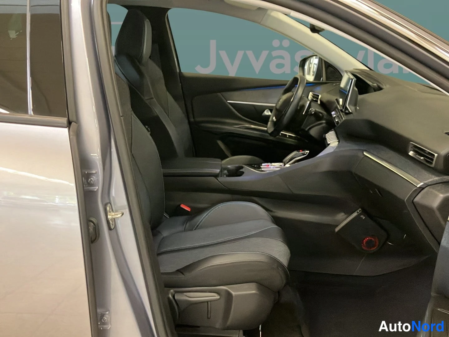 Harmaa Peugeot 3008 2022, etuistuimet, kuva 8