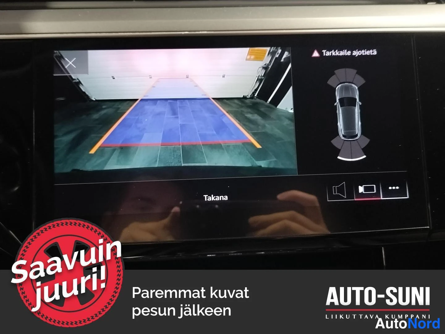 Grey Audi e-tron 2021, detail, photo 9