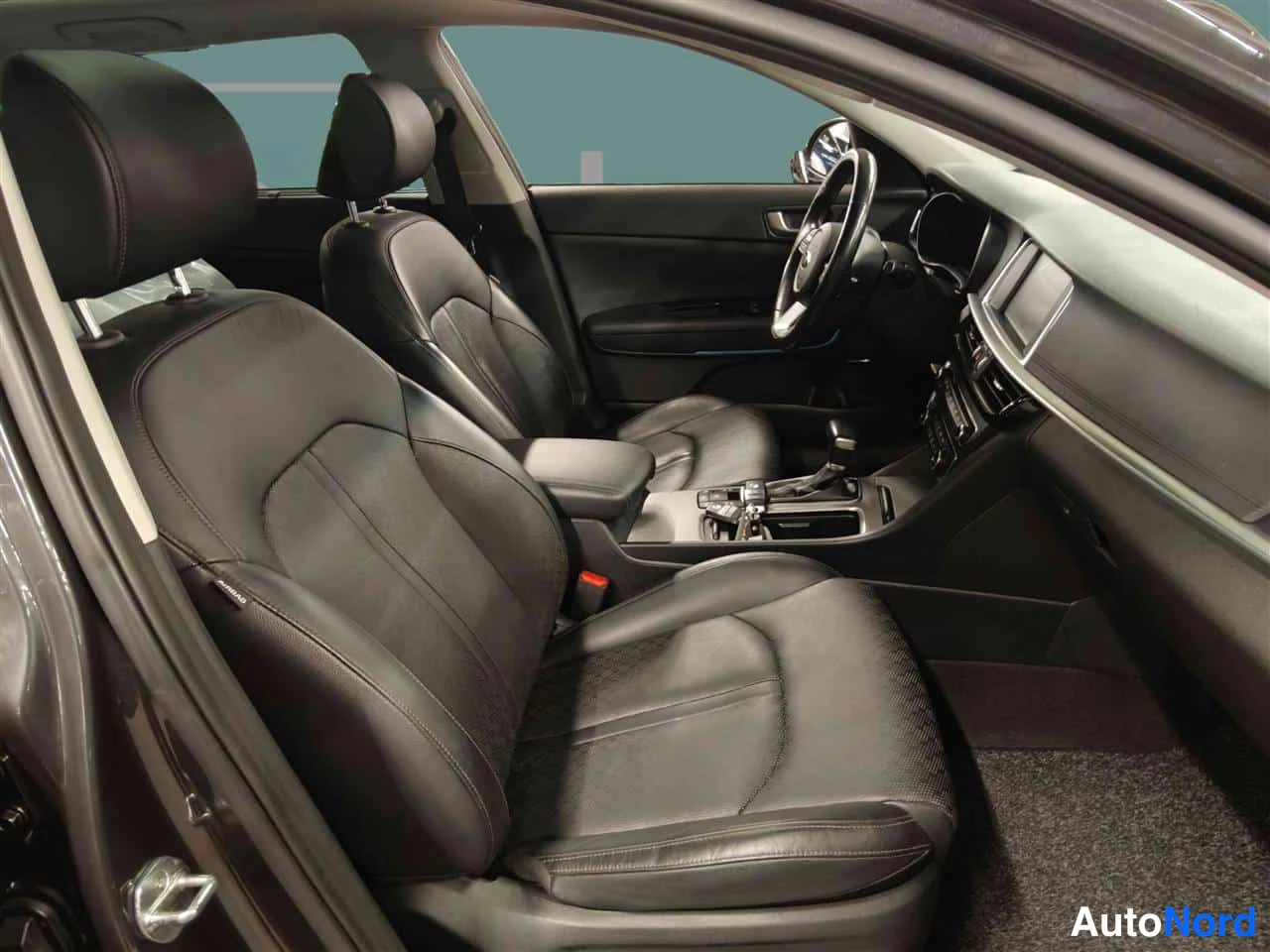 Harmaa Kia Optima 2020, etuistuimet, kuva 14