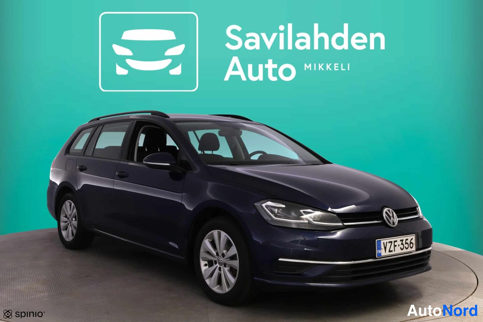 Sininen Volkswagen Golf 2017, etuviisto, keula oikealle, kuva 5