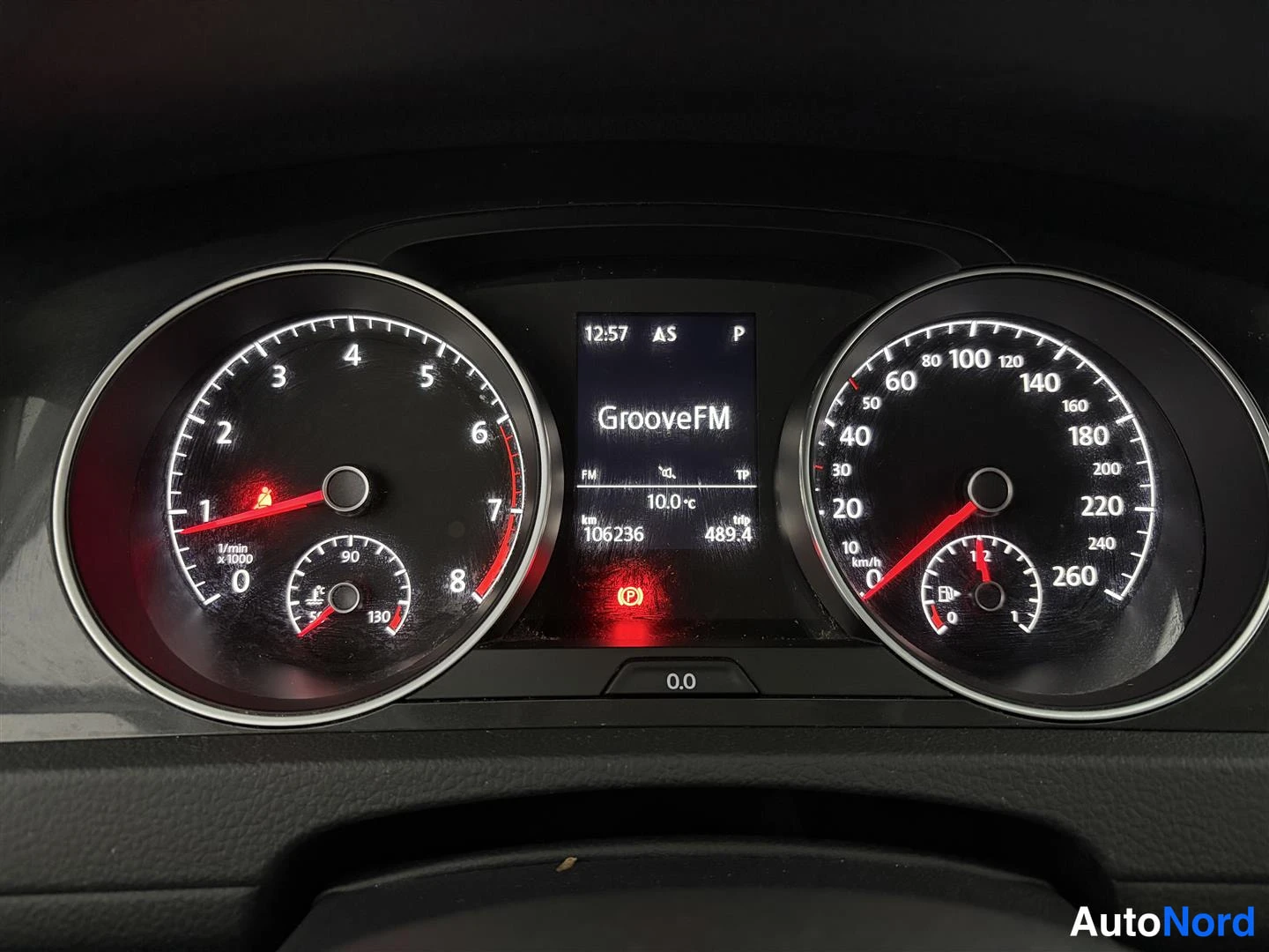 Sininen Volkswagen Golf 2017, yksityiskohta, kuva 21