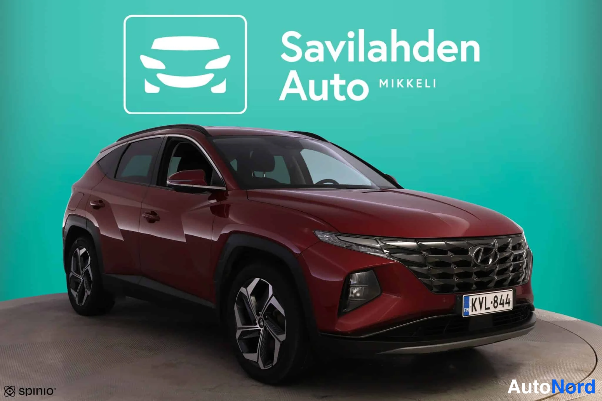 Punainen Hyundai Tucson 2023, etuviisto, keula oikealle, kuva 5