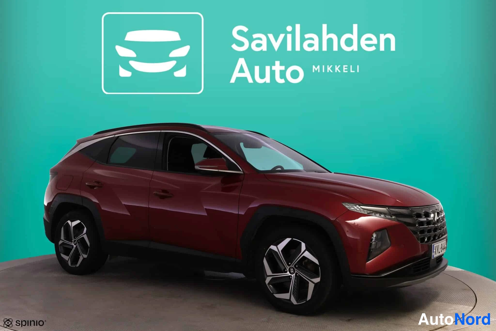 Punainen Hyundai Tucson 2023, etuviisto, keula oikealle, kuva 3