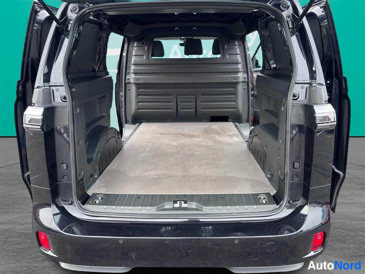 Black Volkswagen ID 2023, boot, photo 14
