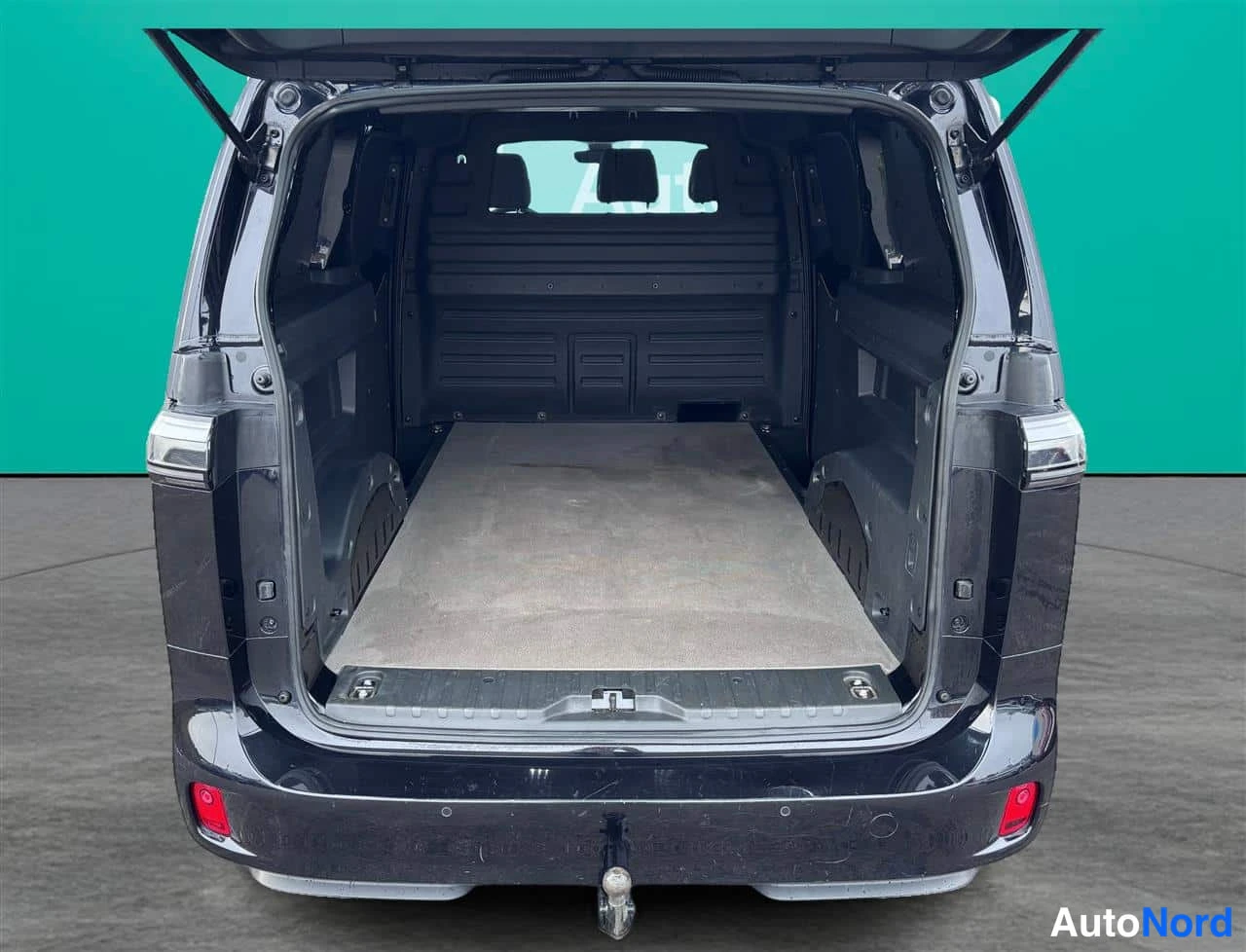 Black Volkswagen ID 2023, boot, photo 15