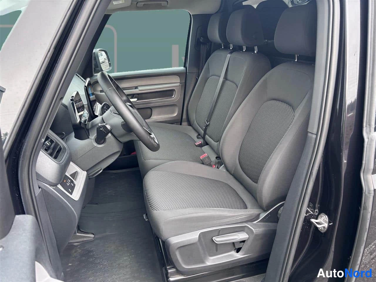 Black Volkswagen ID 2023, front seats, photo 13