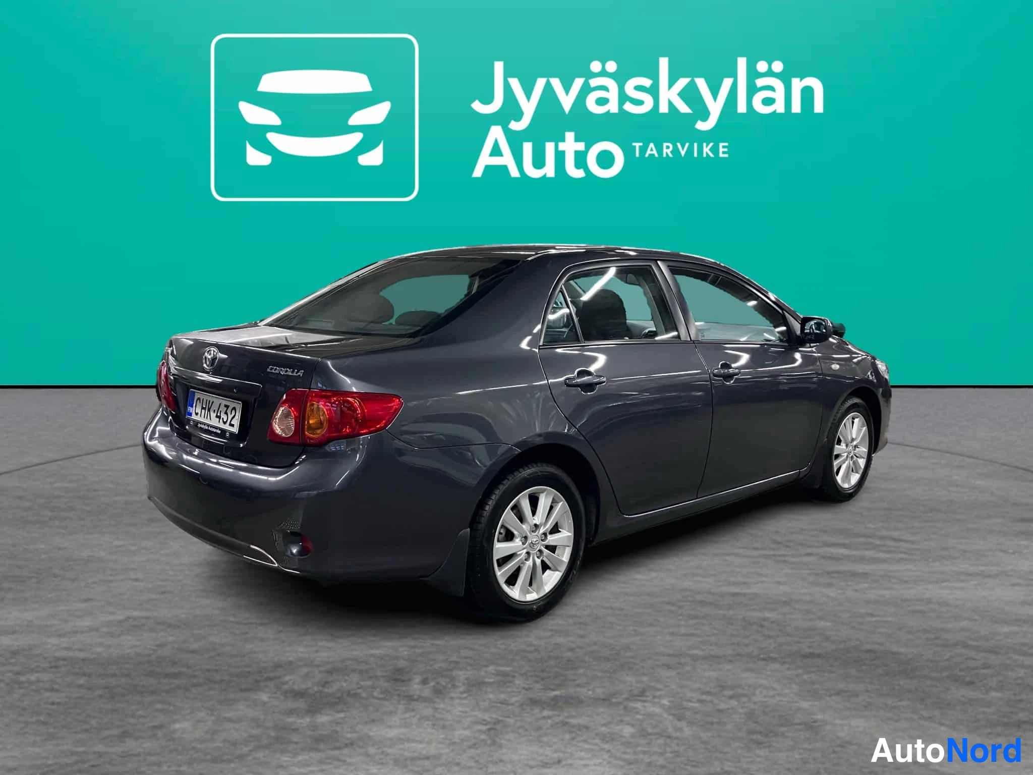 Harmaa Toyota Corolla 2010, etuviisto, keula oikealle, kuva 5