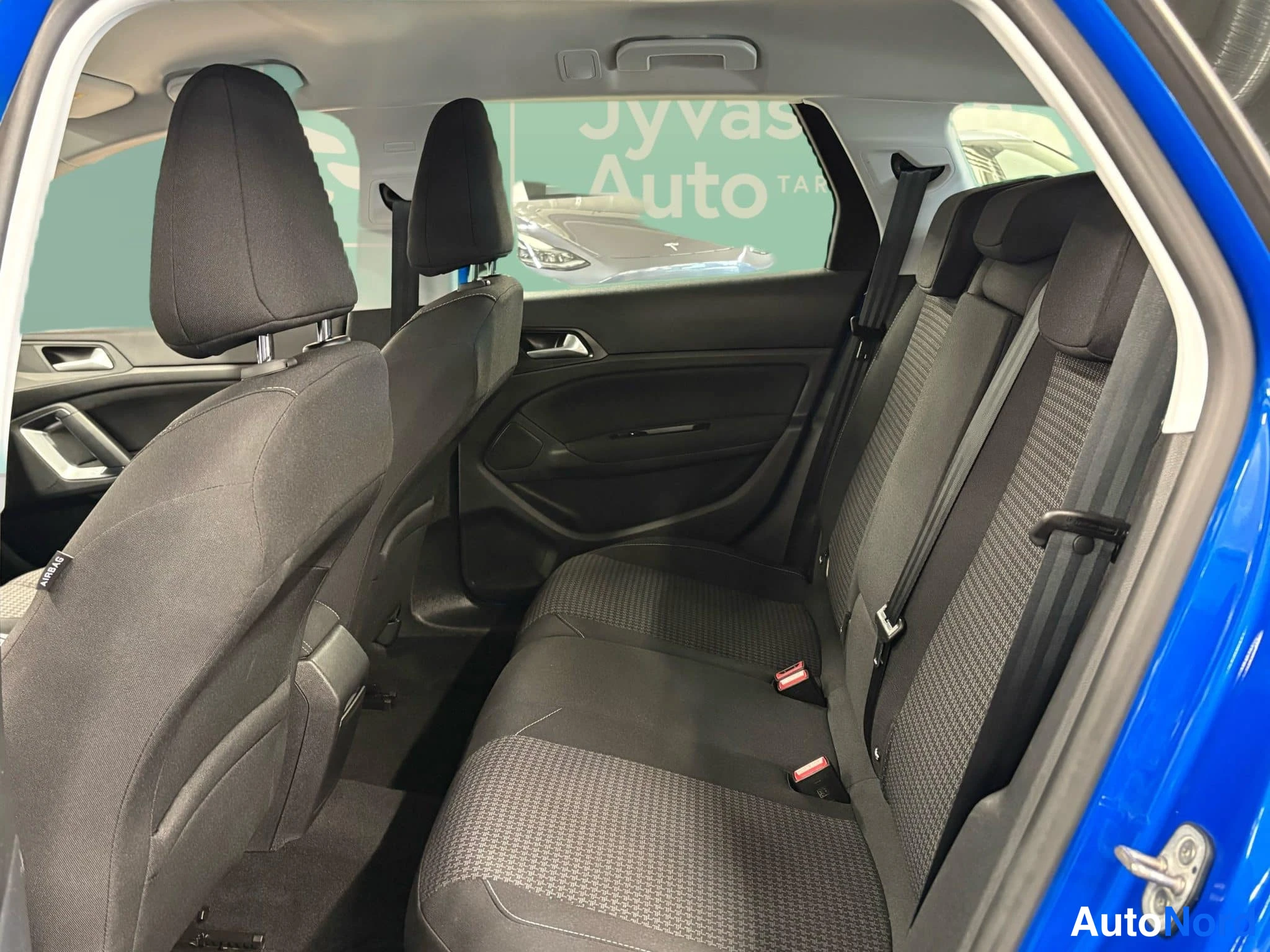 Sininen Peugeot 308 2020, takaistuimet, kuva 27