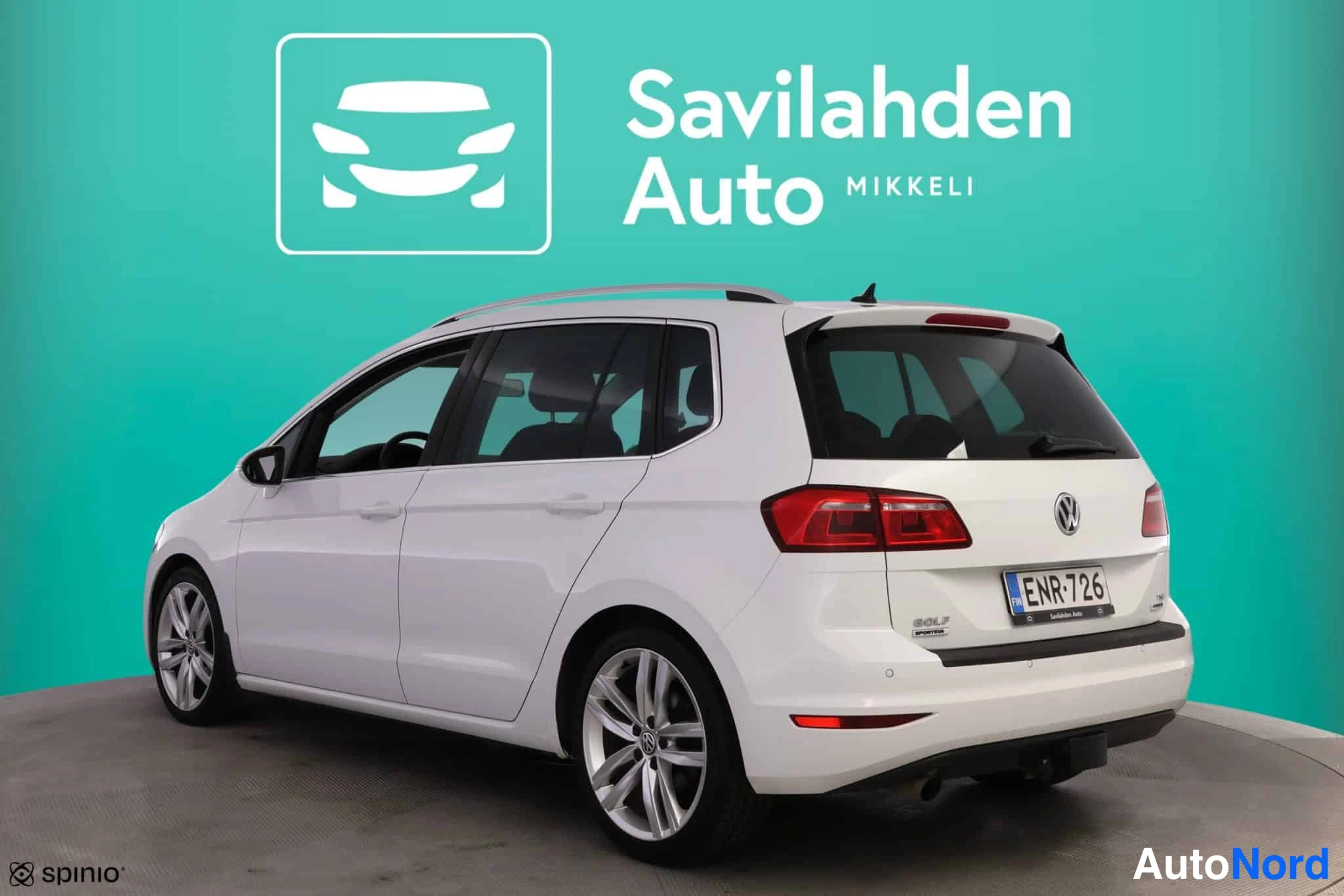 Valkoinen Volkswagen Golf Sportsvan 2015, takaviisto, kuva 7