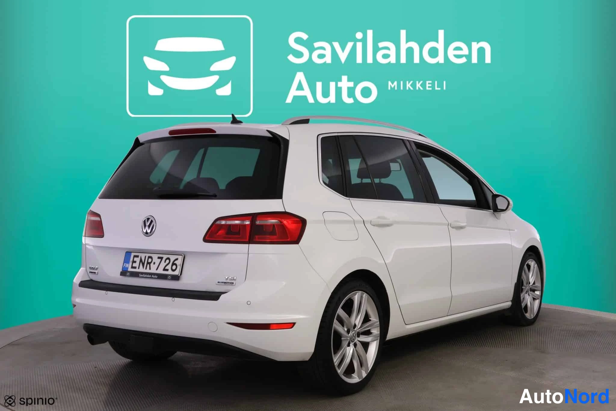Valkoinen Volkswagen Golf Sportsvan 2015, takaviisto, kuva 9