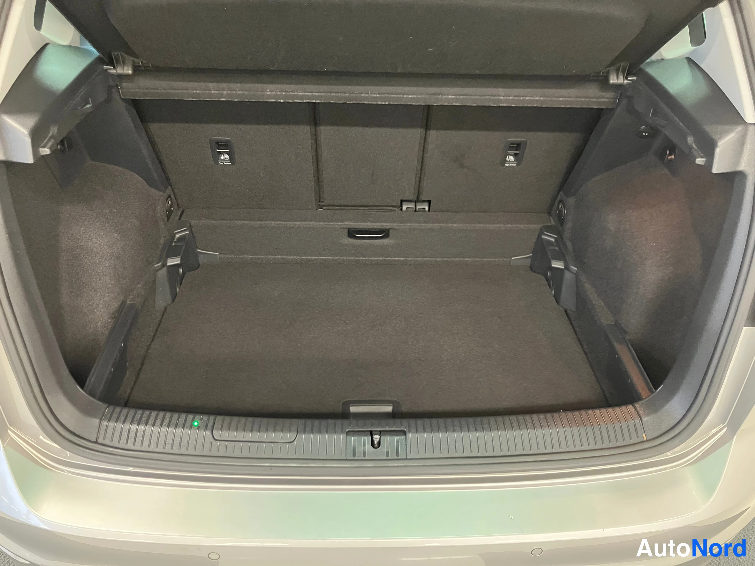 Harmaa Volkswagen Golf Sportsvan 2018, tavaratila, kuva 20