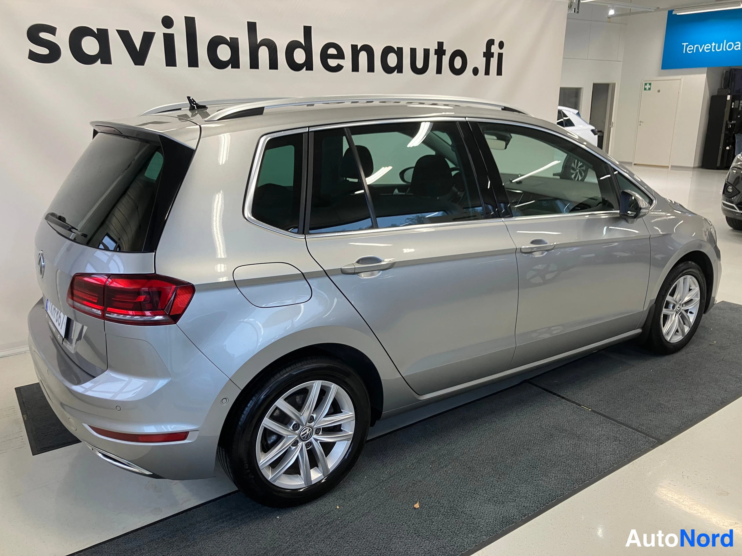 Harmaa Volkswagen Golf Sportsvan 2018, takaviisto, kuva 10