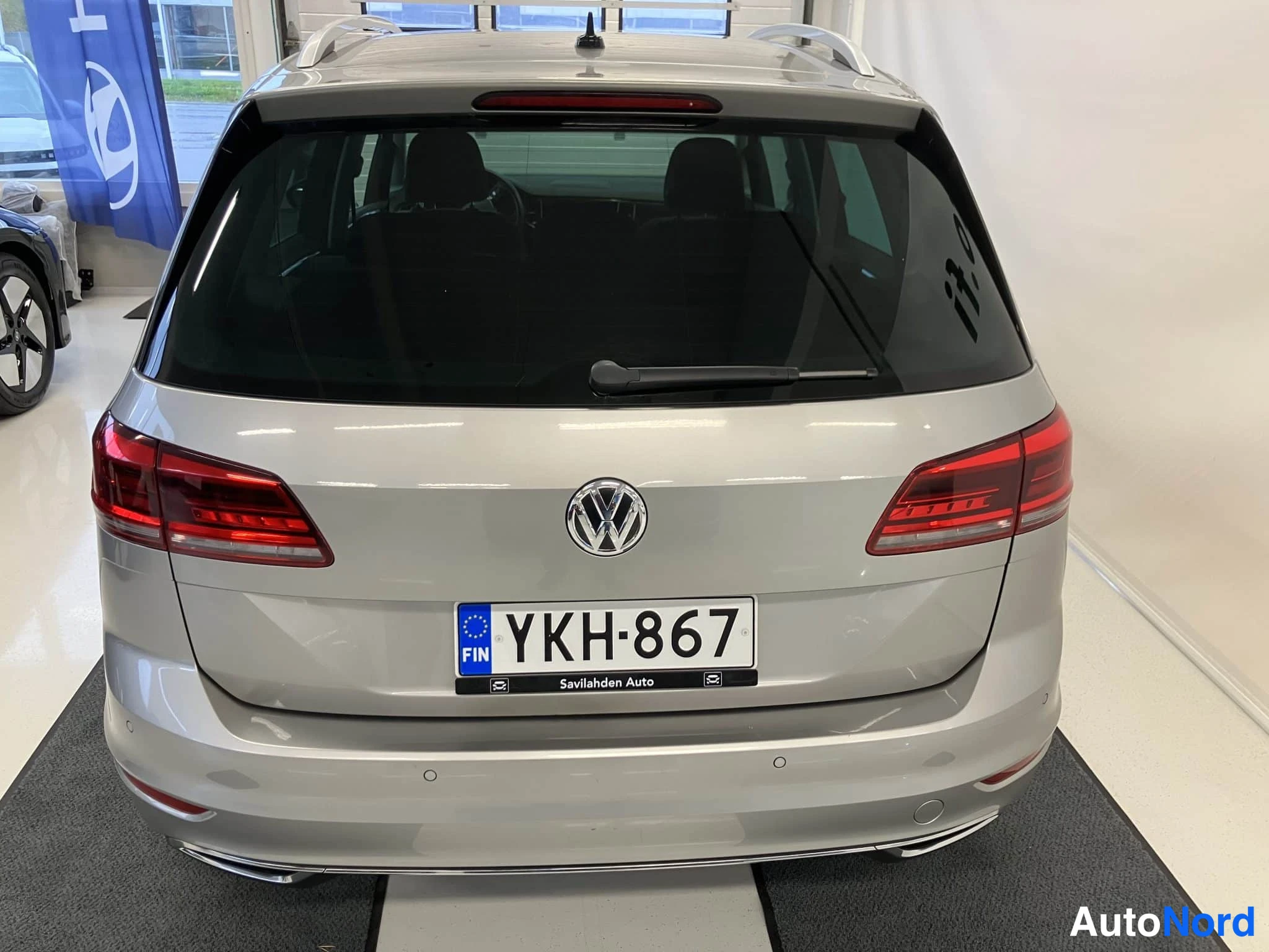 Harmaa Volkswagen Golf Sportsvan 2018, takaa, kuva 11