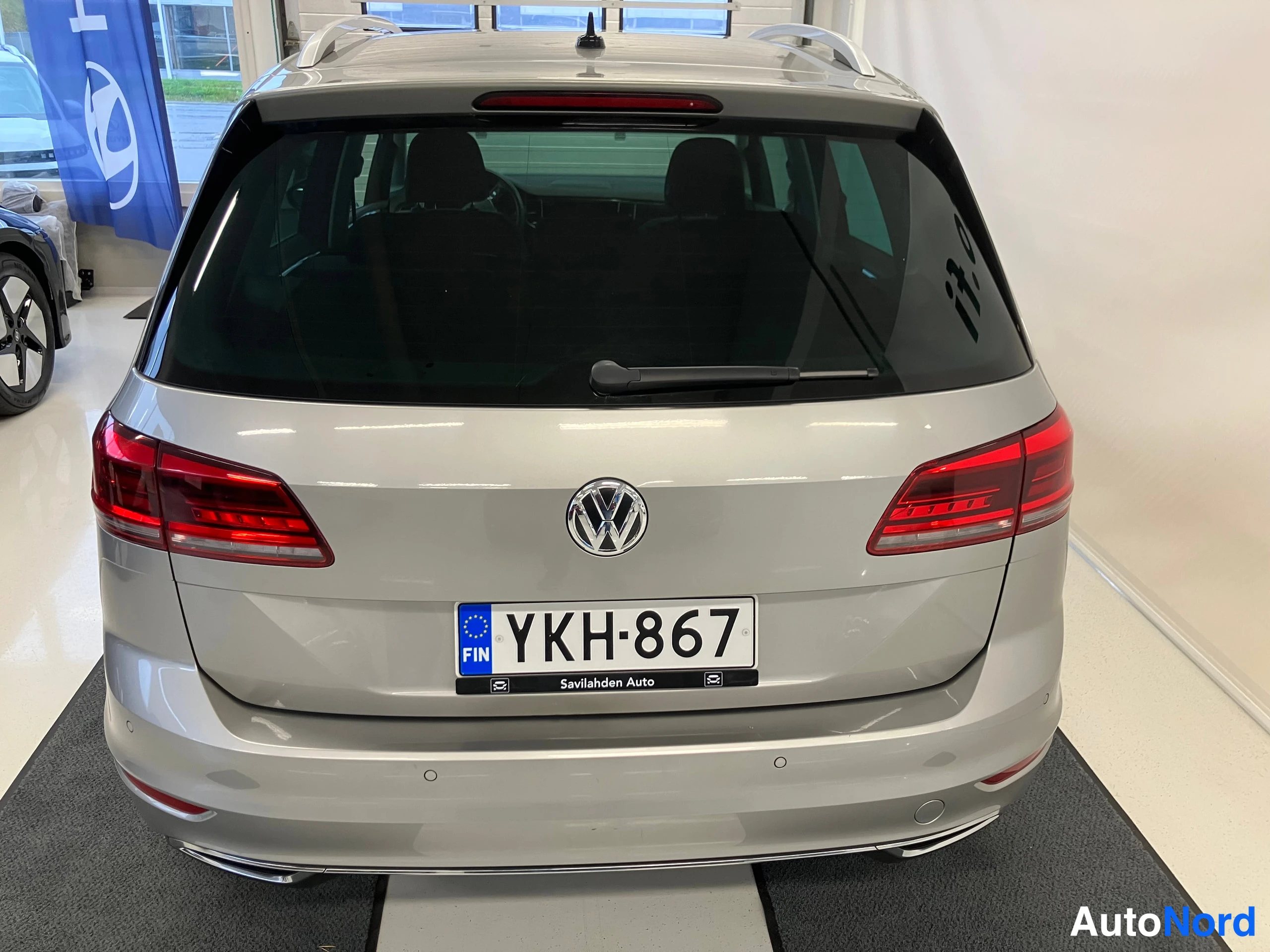 Harmaa Volkswagen Golf Sportsvan 2018, takaa, kuva 12