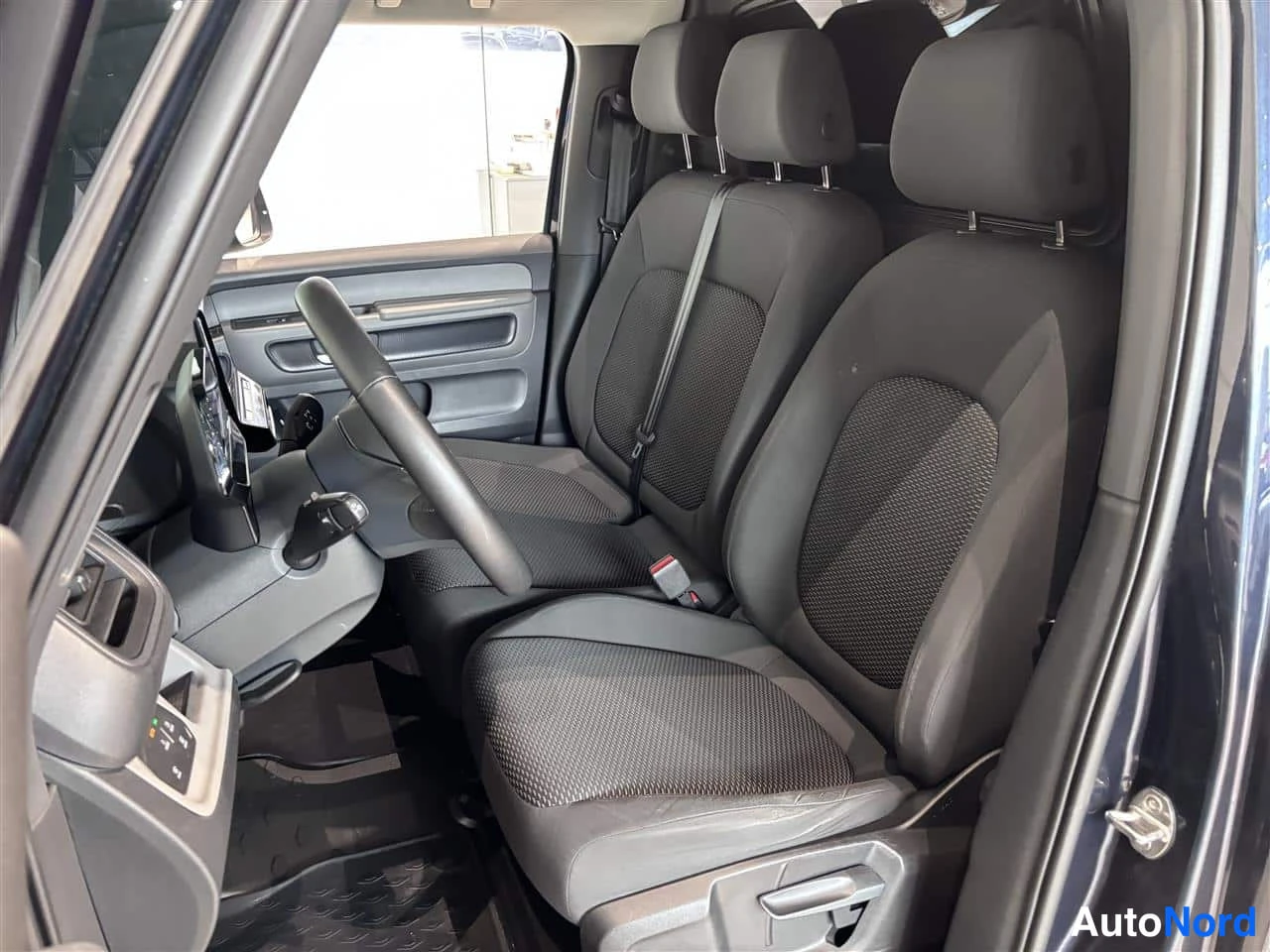 Blå Volkswagen ID 2022, framsäten, bild 10