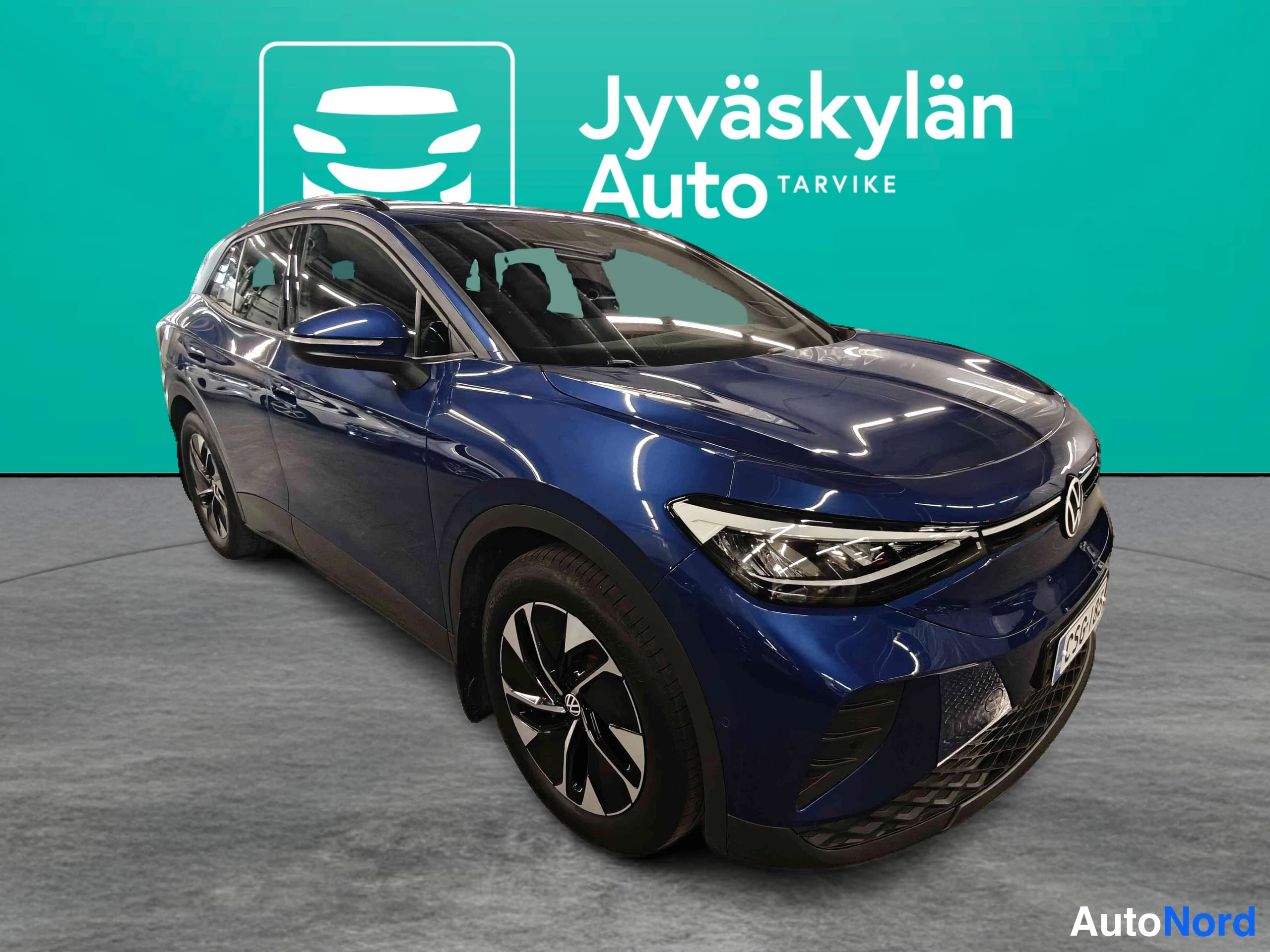 Sininen Volkswagen ID.4 2025, etuviisto, keula oikealle, kuva 6