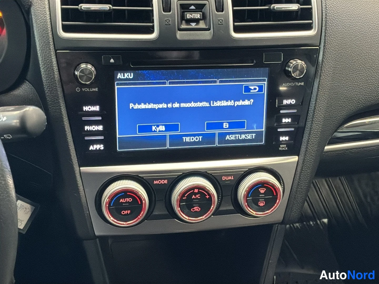 Valkoinen Subaru XV 2016, yksityiskohta, kuva 12