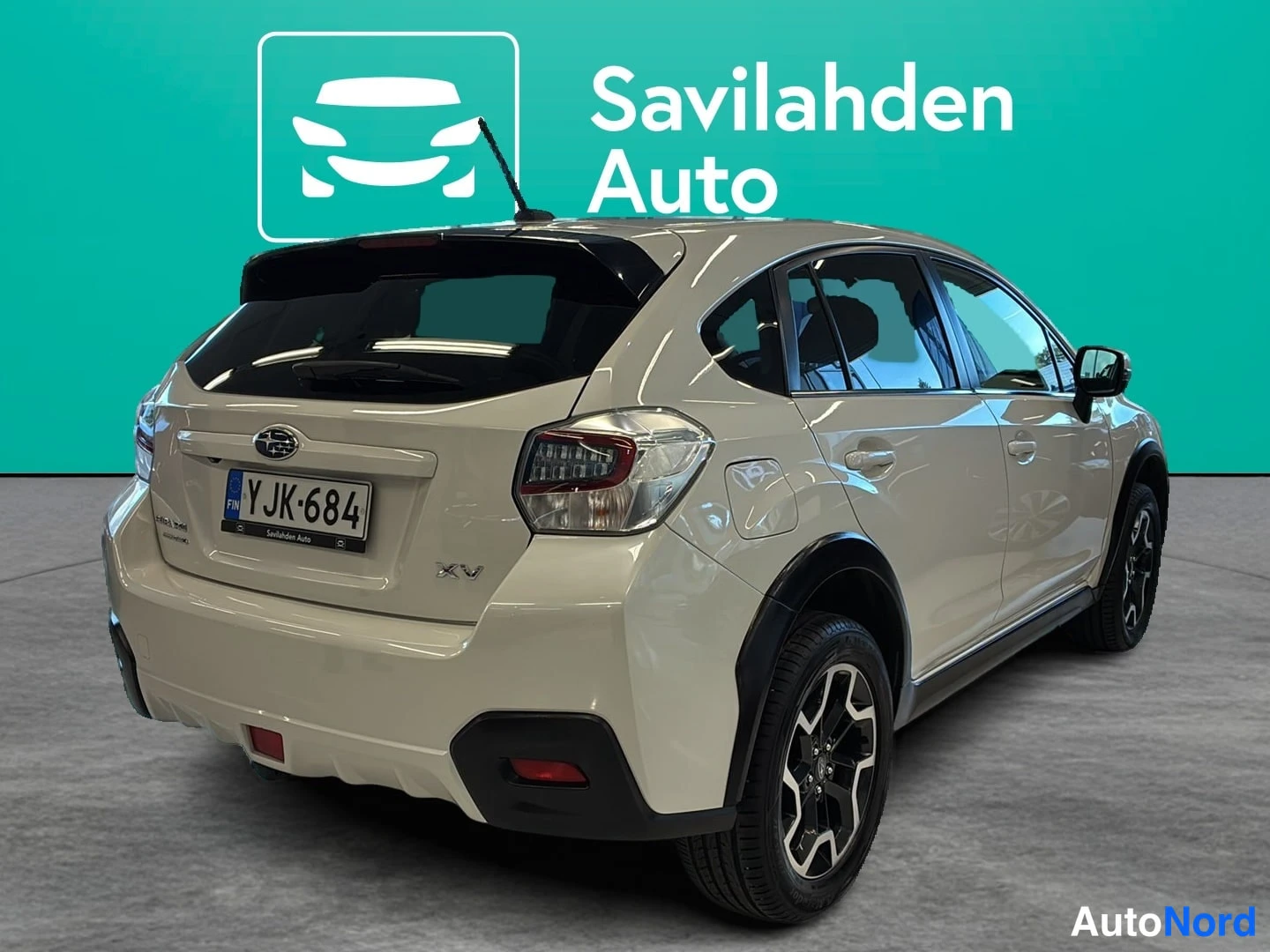 Valkoinen Subaru XV 2016, takaviisto, kuva 4