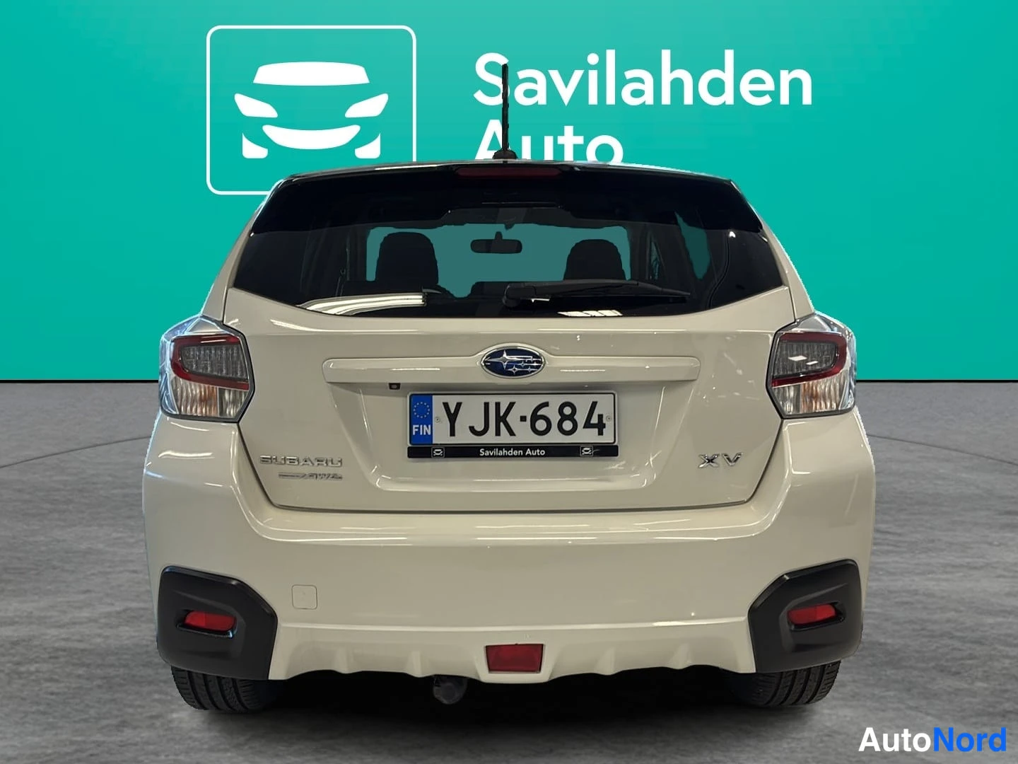 Valkoinen Subaru XV 2016, takaa, kuva 5