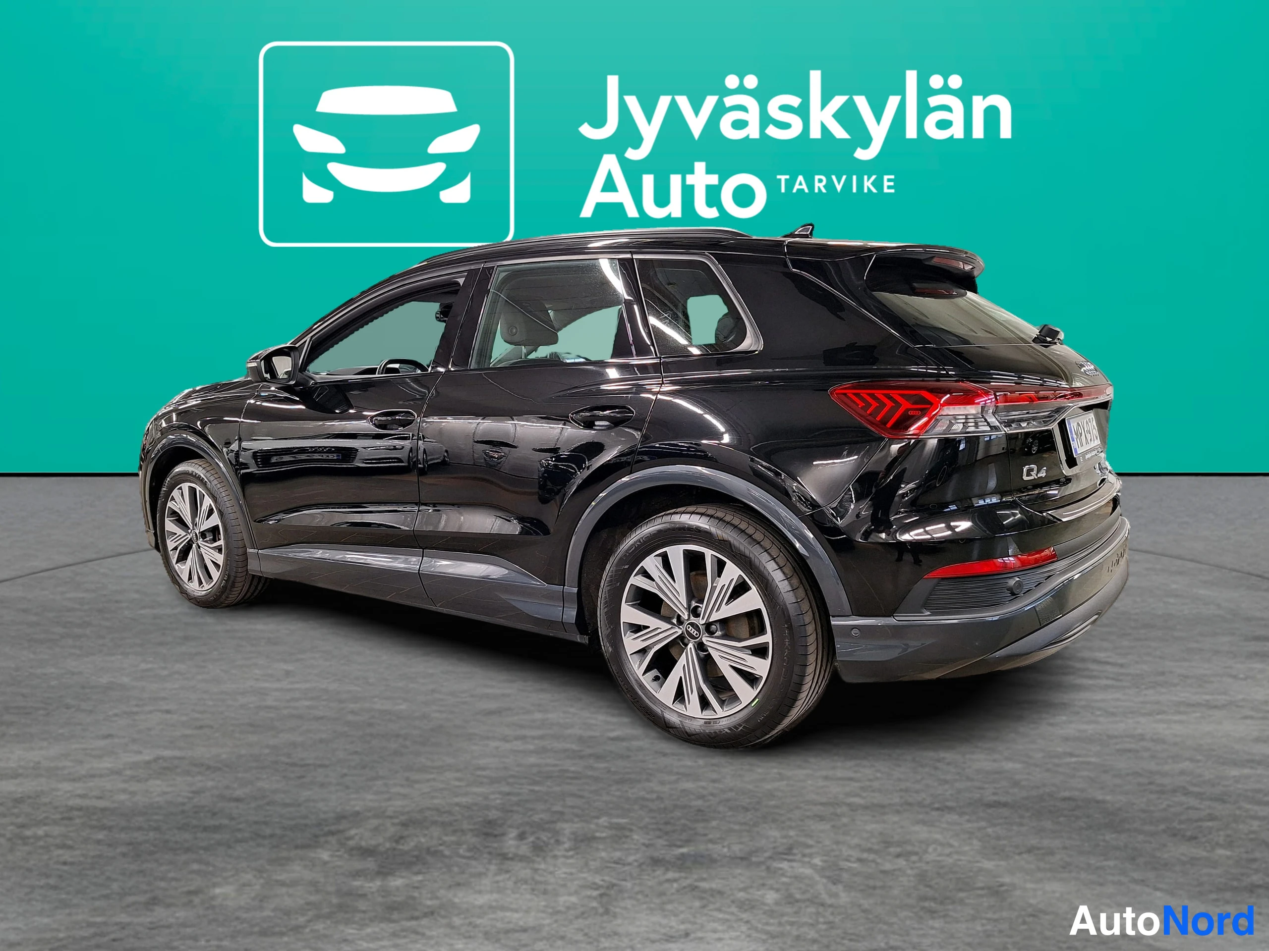 Musta Audi Q4 e-tron 2022, takaviisto, kuva 13