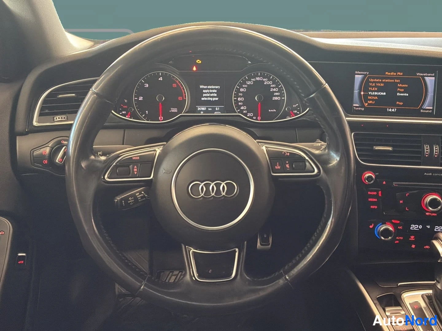 Musta Audi A4 allroad quattro 2015, yksityiskohta, kuva 8