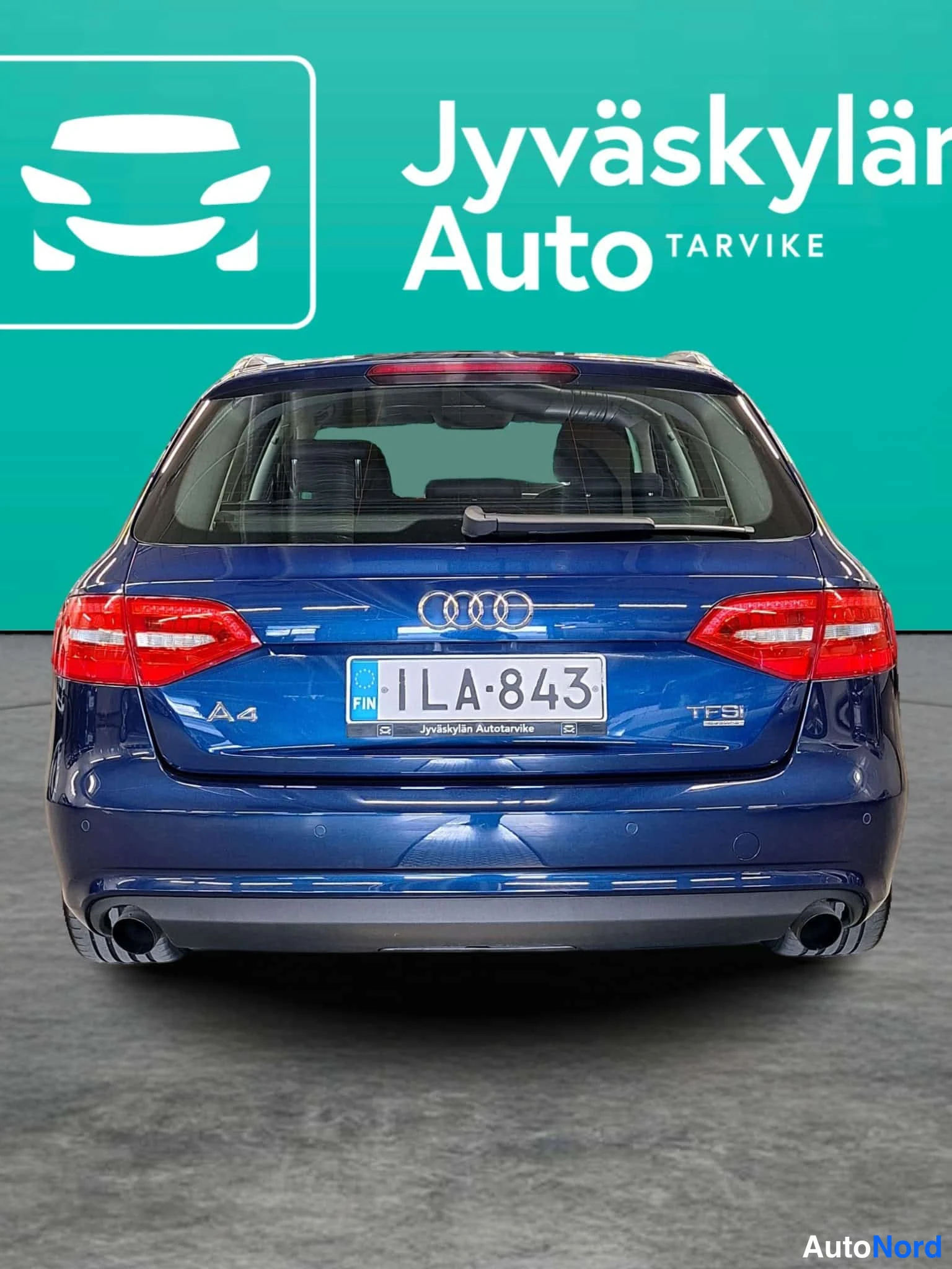 Sininen Audi A4 2013, takaa, kuva 15