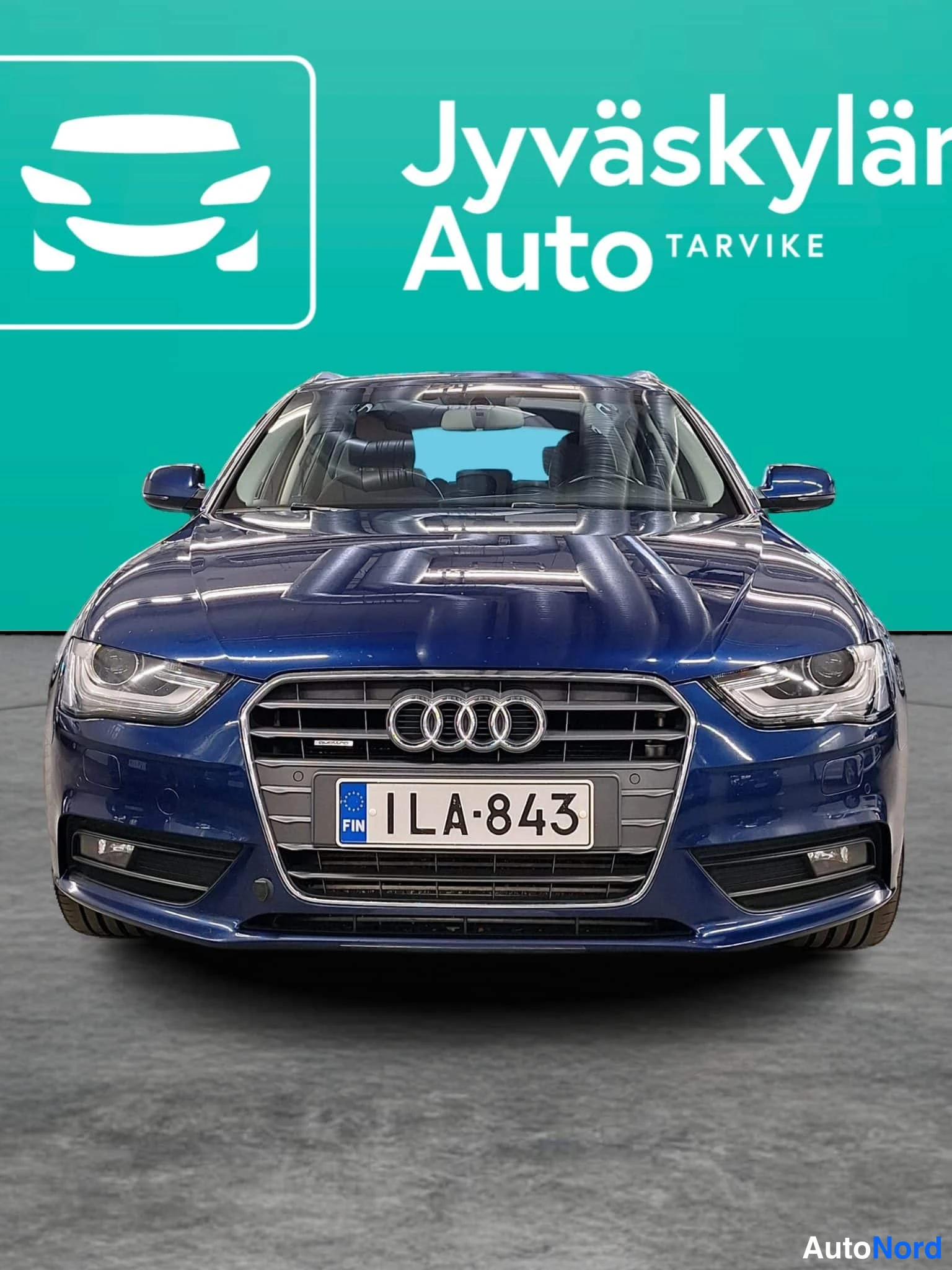 Sininen Audi A4 2013, edestä, kuva 13