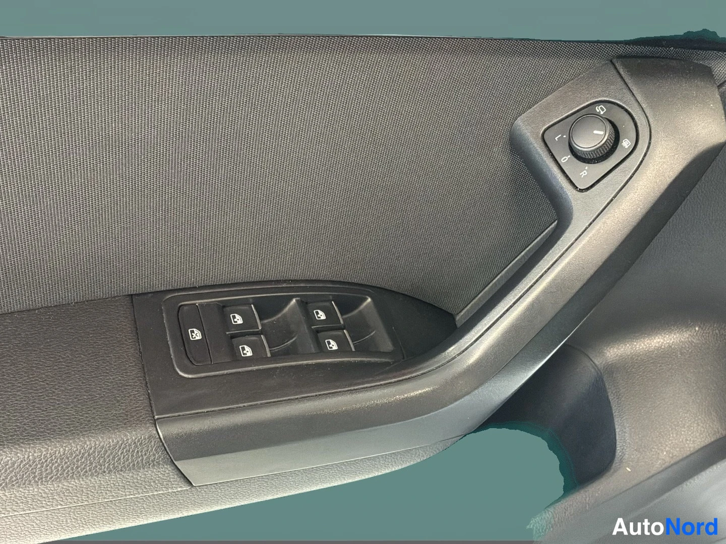 Valkoinen Seat Ateca 2018, yksityiskohta, kuva 15