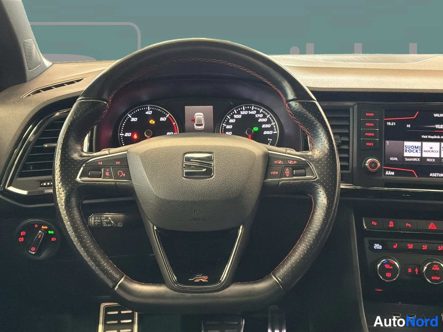 Valkoinen Seat Ateca 2018, yksityiskohta, kuva 10