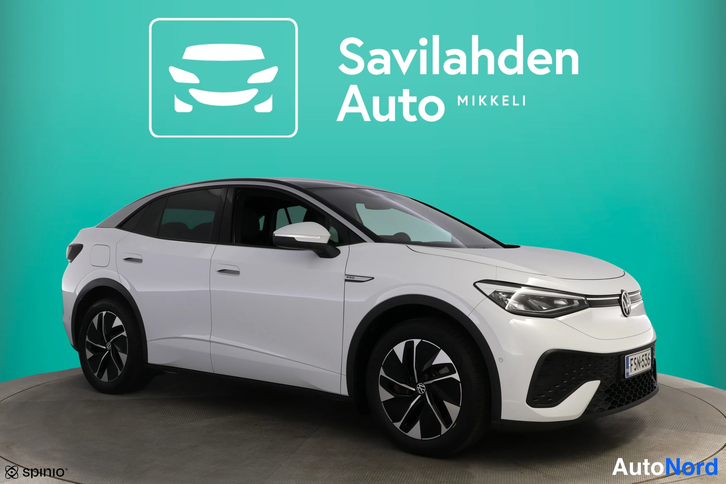 Valkoinen Volkswagen ID.5 2022, etuviisto, keula oikealle, kuva 4