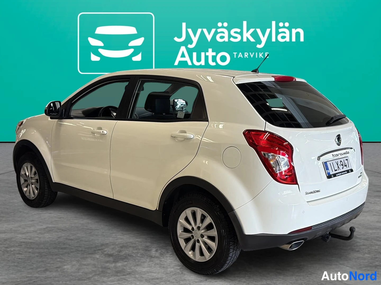 Valkoinen Ssangyong Korando 2015, takaviisto, kuva 4